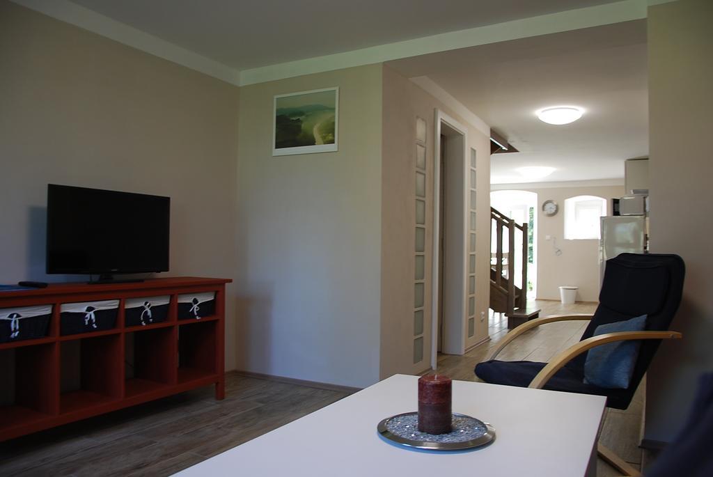 Ptačí Dům Apartamento Sneznik
